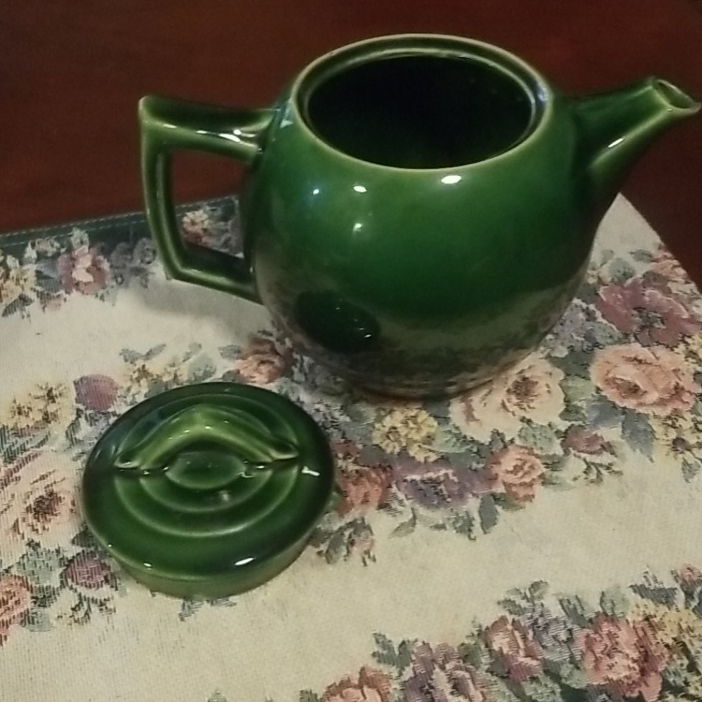 McCoy deep green tea pot